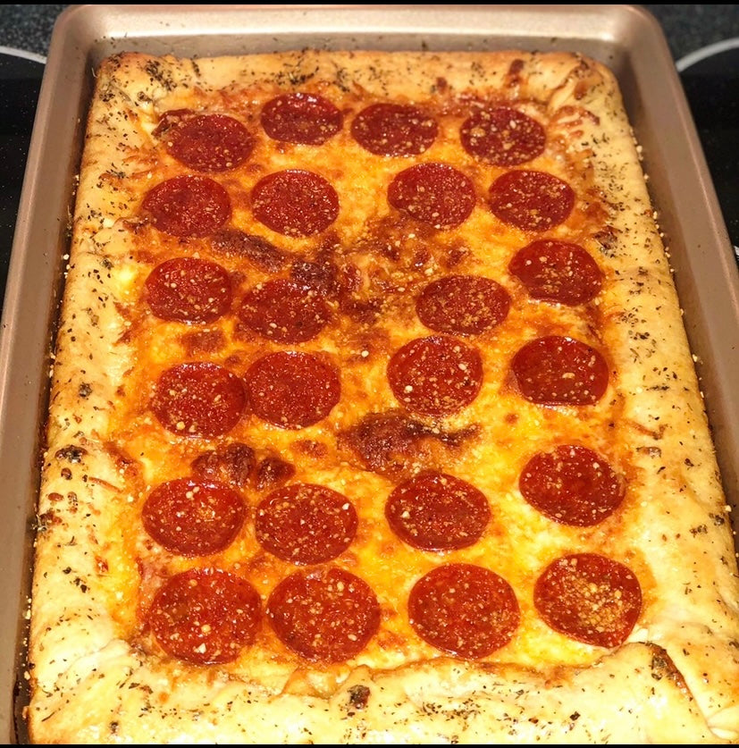 The Best Damn Homemade Stuffed Crust Pizza